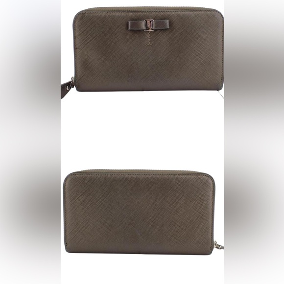 Salvatore Ferragamo Gray Bow Wallet!! - Picture 3 of 5